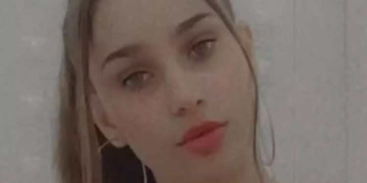 Alldaynews.gr «Έτσι πέθανε η Ελένη μας» – Τι λένε ο παππούς και η γιαγιά της 14χρονης για την πτώση στο μπάνιο