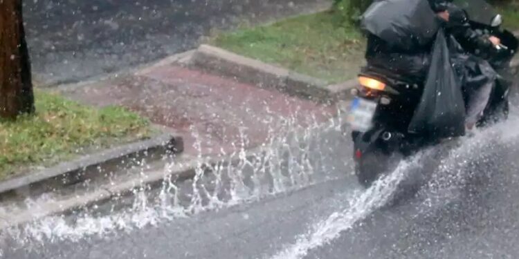 Σοκαριστική Προειδοποίηση Μαρουσάκη για την κακοκαιρία: Ίσως ρίξει πάνω από 70 τόνους νερού ανά στρέμμα – Κίνδυνος για πλημμύρες