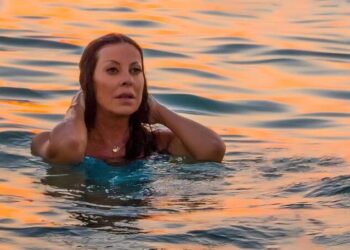 Άντζελα Δημητρίου: Αποθέωση για τις φωτογραφίες με μαγιό που ανέβασε στο Instagram (φωτο)