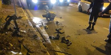 Λ. Μαραθώνος: Φρικτό τροχαίο με νεκρό 34χρονο-Ξεκόλλησε η μηχανή απο το αμάξι[video Σοκ]