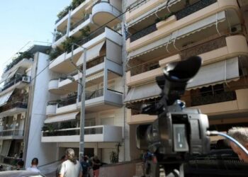 Θρίλερ στην Κυψέλη: Τραγικό τέλος για το ζευγάρι – Πέθαναν αβοήθητοι – Ήταν νεκρός επτά μέρες