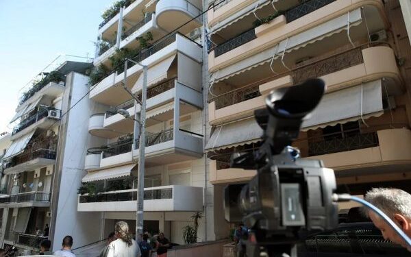 Alldaynews.gr Θρίλερ στην Κυψέλη: Τραγικό τέλος για το ζευγάρι – Πέθαναν αβοήθητοι – Ήταν νεκρός επτά μέρες