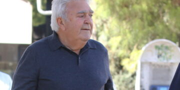 Alldaynews.gr Άλλος άνθρωπος o Πασχάλης Τερζής – Στο σπίτι του στη Θεσσαλονίκη