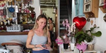 Αντιγόνη Ντρισμπιώτη: Μετά τα Χρυσά Μετάλλια επέστρεψε στο τσιπουράδικο – Θερμή υποδοχή στην Καρδίτσα[video]