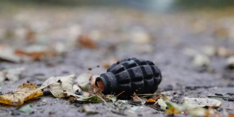 Alldaynews.gr Κοζάνη: Έκαναν εργασίες σε σπίτι και βρήκαν σεντούκι με χειροβομβίδες – Ειδοποιήθηκε ο στρατός