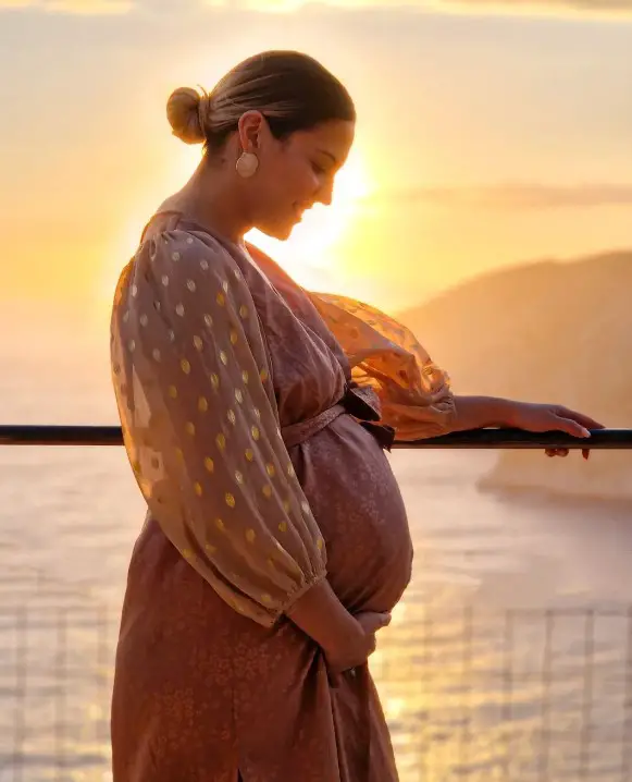 Μαντώ Γαστεράτου: Φωτογραφίες από το μαιευτήριο με το νεογέννητο – Η αποκάλυψη για τη γέννα