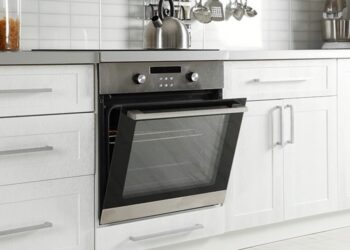 Γιατί πρέπει να βγάζετε φωτογραφία το φούρνο πριν φύγετε για διακοπές