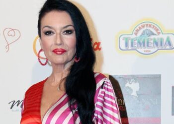 Ελένη Φιλίνη: «Μια φορά σήκωσα ένα μπουκάλι και το έφερα στο κεφάλι ενός «κυρίου»»