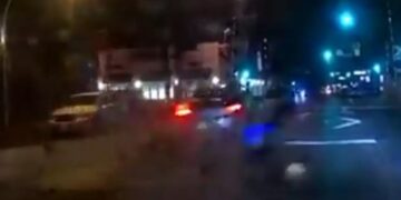 Μακελειό Τώρα στο Σικάγο: Αυτοκίνητο έπεσε σε πλήθος ανθρώπων – Εκσφενδονίζονται σώματα στον αέρα[Σκληρές Εικόνες]