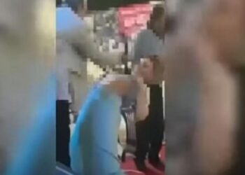 Χαμός σε πανηγύρι! Κοπέλα πέταξε έξω το στήθος της-Απίστευτη η αντίδραση του οργανοπαίκτη[video]