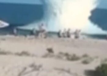 Ουκρανία: Νάρκη έσκασε στη θάλασσα – Δύο τουρίστες νεκροί από την έκρηξη στην Οδησσό[video]