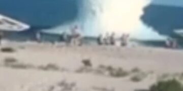 Ουκρανία: Νάρκη έσκασε στη θάλασσα – Δύο τουρίστες νεκροί από την έκρηξη στην Οδησσό[video]