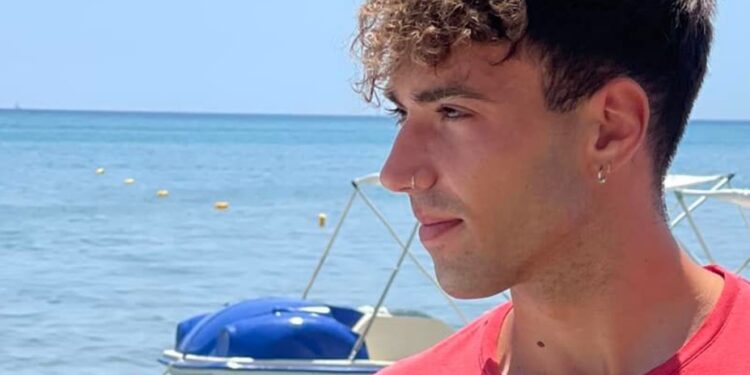 Alldaynews.gr Ο ναυαγοσώστης Διονύσης Λειβαδίτης