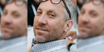 Alldaynews.gr Νεκρός κάτω από μυστηριώδεις συνθήκες- O σκύλος του βρέθηκε να κουβαλά σημείωμα αυτοχειρίας!