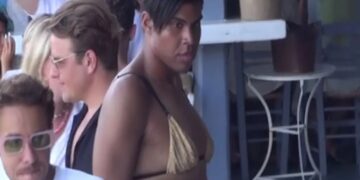 Μάτζικ Τζόνσον: Με… τακούνια και μπικίνι στη Μύκονο ο γιος του[video][photos]