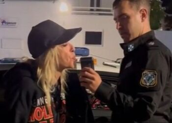 Χαμός με την Άννα Βίσση-Την σταμάτησαν για Αλκοτέστ[video]