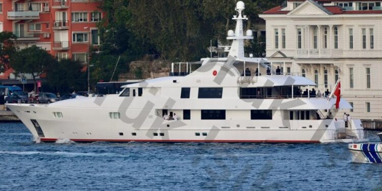 Το πλωτό παλάτι του Ερντογάν στον Βόσπορο[photos]