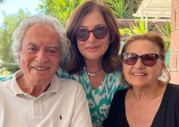 Χάρις Αλεξίου: «Αδέλφια μου για πάντα»-Συναντήθηκε με τον πρώην σύζυγό της και τη σύντροφό του