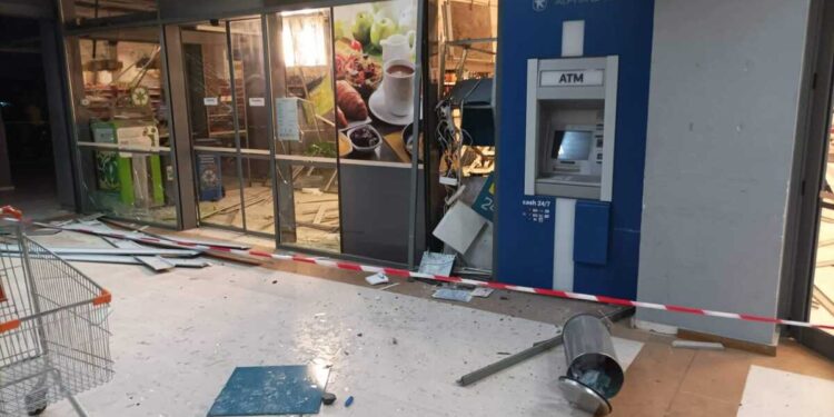 Alldaynews.gr Αργυρούπολη: Έκρηξη σε ATM στην πρόσοψη σούπερ μάρκετ