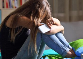 «Τη φώναζε πελεκάνο, χοντρέλα και γυαλάκια» – Στο σκαμνί διευθύντρια σχολείου και πρώην μαθητής