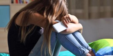 Alldaynews.gr «Τη φώναζε πελεκάνο, χοντρέλα και γυαλάκια» – Στο σκαμνί διευθύντρια σχολείου και πρώην μαθητής