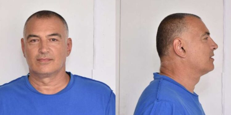 Alldaynews.gr Εμετικός ο δικηγόρος του βιαστή αστυνομικού-προπονητή: «Είχαν σχέση» με την ανήλικη, είπε – Αυτός είναι ο 53χρονος αστυνομικός (vds)