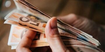 Alldaynews.gr Voucher σε ανέργους: «Βροχή» οι αιτήσεις για τα 1.000 ευρώ – Ποιοι είναι οι δικαιούχοι