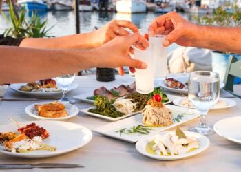 Όργιο φοροδιαφυγής σε επιχειρήσεις εστίασης: Έκρυψαν έσοδα 5,1 εκατ. ευρώ