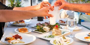 Όργιο φοροδιαφυγής σε επιχειρήσεις εστίασης: Έκρυψαν έσοδα 5,1 εκατ. ευρώ