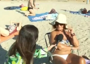 Το παράπονο στην κάμερα: «Καταπληκτική θάλασσα, αλλά δεν καθαρίζουν τις τουαλέτες» (video)