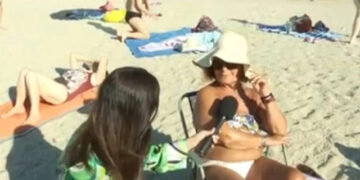 Το παράπονο στην κάμερα: «Καταπληκτική θάλασσα, αλλά δεν καθαρίζουν τις τουαλέτες» (video)