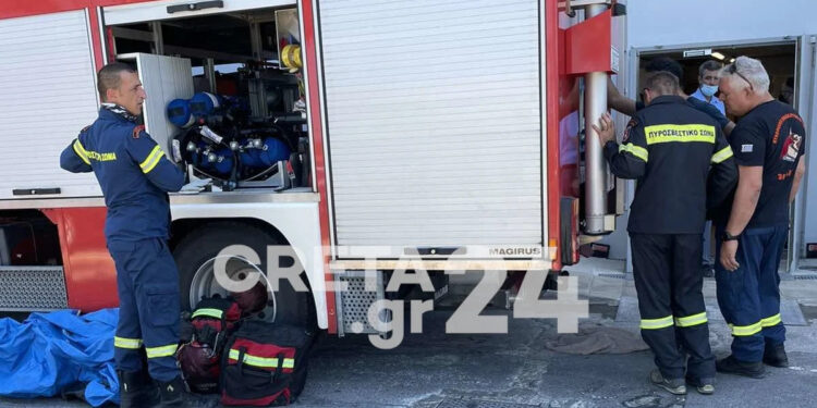 Alldaynews.gr Επέμβαση της ΕΜΑΚ σε ξενοδοχείο στην Κρήτη: Αντί για χλώριο έριξαν υδροχλωρικό οξύ στην πισίνα (φωτο)