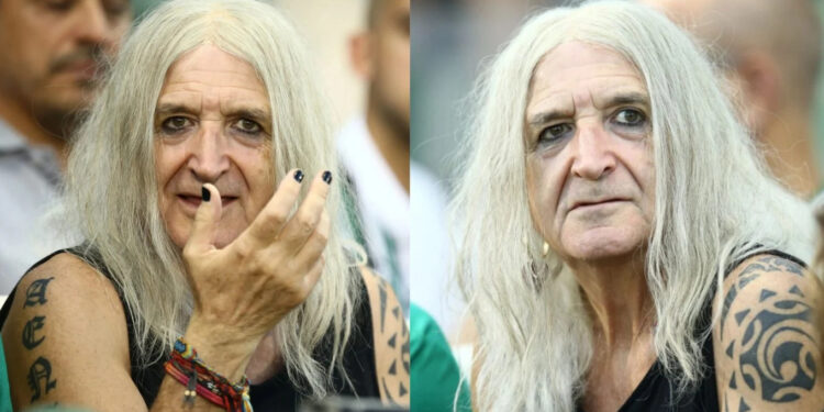 Alldaynews.gr «Είσαι είδωλο, κουκλί»: Αποθέωσαν τον Νίκο Καρβέλα για το στιλ του στη χθεσινή του εμφάνιση