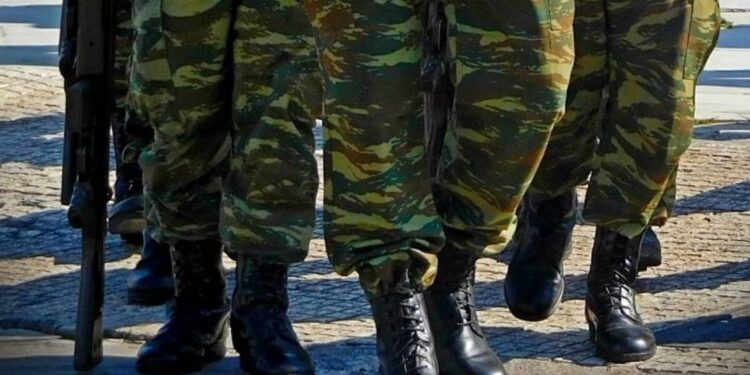 Alldaynews.gr Ο φαντάρος που κατακρεούργησε με 58 μαχαιριές τον συνάδελφό του: «Από τη μανία στράβωσε το μαχαίρι»