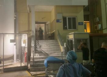 Φωτιά στο Ιπποκράτειο νοσοκομείο – Εκκενώθηκαν θάλαμοι (φωτο, video)