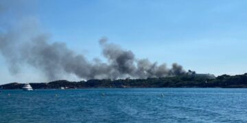 Alldaynews.gr Συμβαίνει Τώρα: Μεγάλη φωτιά στον Αστέρα Βουλιαγμένης