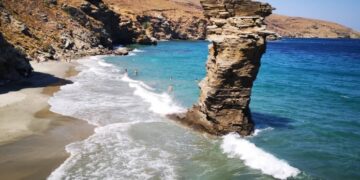 Alldaynews.gr Άνδρος: Ταχύπλοο τραυμάτισε 15χρονο «Στης Γριάς το πήδημα»– Με ελικόπτερο της Πολεμικής Αεροπορίας η μεταφορά του