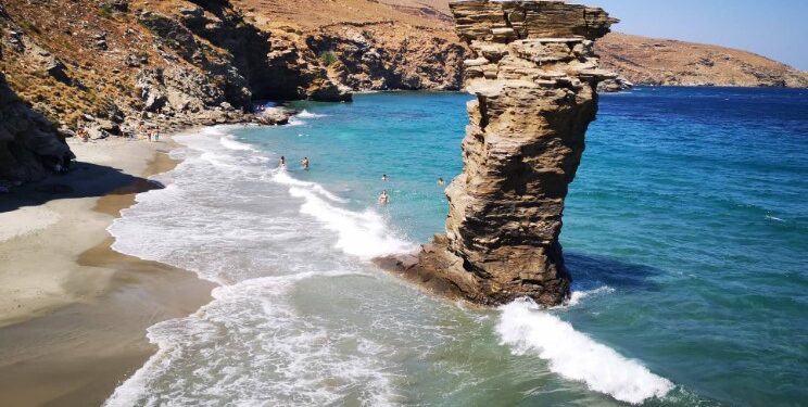 Alldaynews.gr Άνδρος: Ταχύπλοο τραυμάτισε 15χρονο «Στης Γριάς το πήδημα»– Με ελικόπτερο της Πολεμικής Αεροπορίας η μεταφορά του