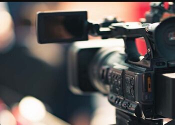 Πάτρα: Σάλος με «ροζ» βίντεο που κυκλοφορεί-Πρωταγωνιστούν δύο νεαρές που….