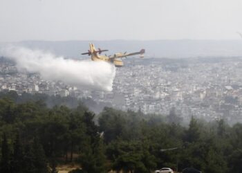 Θεσσαλονίκη: Συνεχείς ρίψεις από εναέρια μέσα στο Σέιχ Σου – Μάχη και από τα πεζοπόρα (φωτο, video)