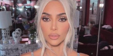 Κιμ Καρντάσιαν: Με διαστημικό μαγιό και από άλλο πλανήτη…