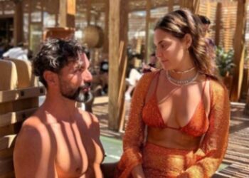 «Εξουσιάζεις το κορμί…» – Ασυγκράτητος ο Σπύρος Μαρτίκας “λιώνει” για τα μάτια της Βρισηίδας