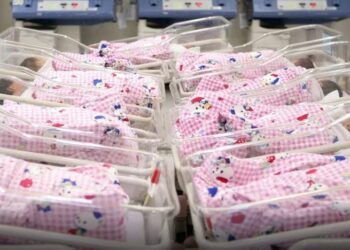 Λάρισα: Απίστευτη ταλαιπωρία ζευγαριού που πήρε… λάθος μωρό από το μαιευτήριο