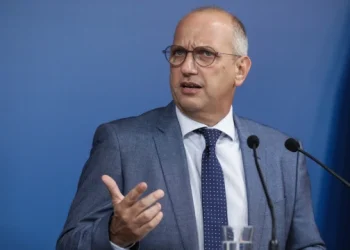 Οικονόμου για παρακολουθήσεις: Προτεραιότητα της κυβέρνησης η πλήρης διαλεύκανση της υπόθεσης