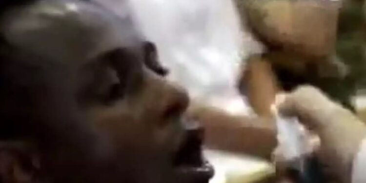 Alldaynews.gr «Εκκλησία των Εθνών»: Θύμα των εξορκισμών ο Ολισαντέμπε – Τον ψέκαζαν με το «θαυματουργό υγρό» (video)