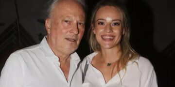 Alldaynews.gr Ρόμπερτ Ουίλιαμς: Ραγίζει καρδιές η κόρη του με το αποχαιρετιστήριο βίντεο μετά τον θάνατό του