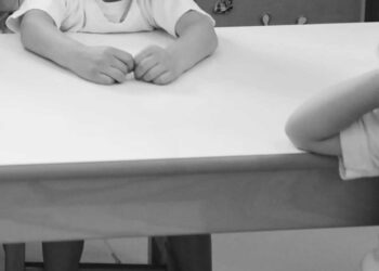 Alldaynews.gr Σοκαριστική καταγγελία: Νονά κατηγορείται ότι ασελγούσε στα δίδυμα βαφτιστήρια της