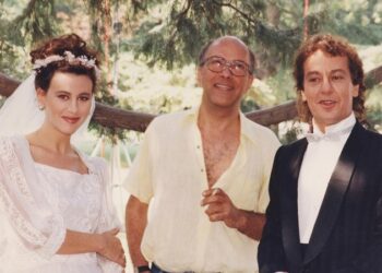 Το παρασκήνιο του πρώτου γάμου του Γιάννη Πάριου: Η μητέρα του δεν τον ενέκρινε – Oι απειλές της
