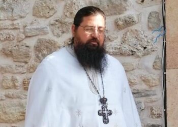 Συγκλονίζει ο π. Βησσαρίωνας: Το γράμμα του στην αδικοχαμένη κόρη του Γωγώ-Ραγίζουν καρδιές τα λόγια του