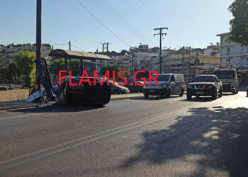 Πάτρα: Αυτοκίνητο έπεσε πάνω σε πολυσύχναστη στάση λεωφορείου